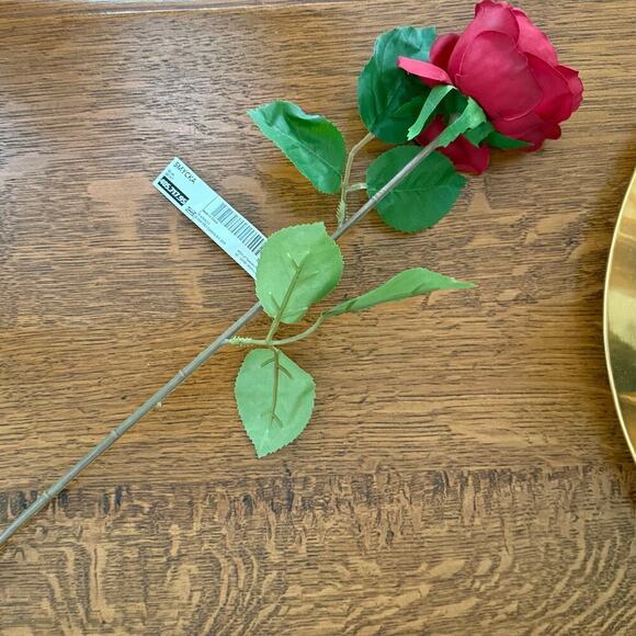 IKEA SMYCKA 1 Dozen Artificial Red Roses 20 ½ " (12 Roses) Vase not included. - Picture 2 of 3